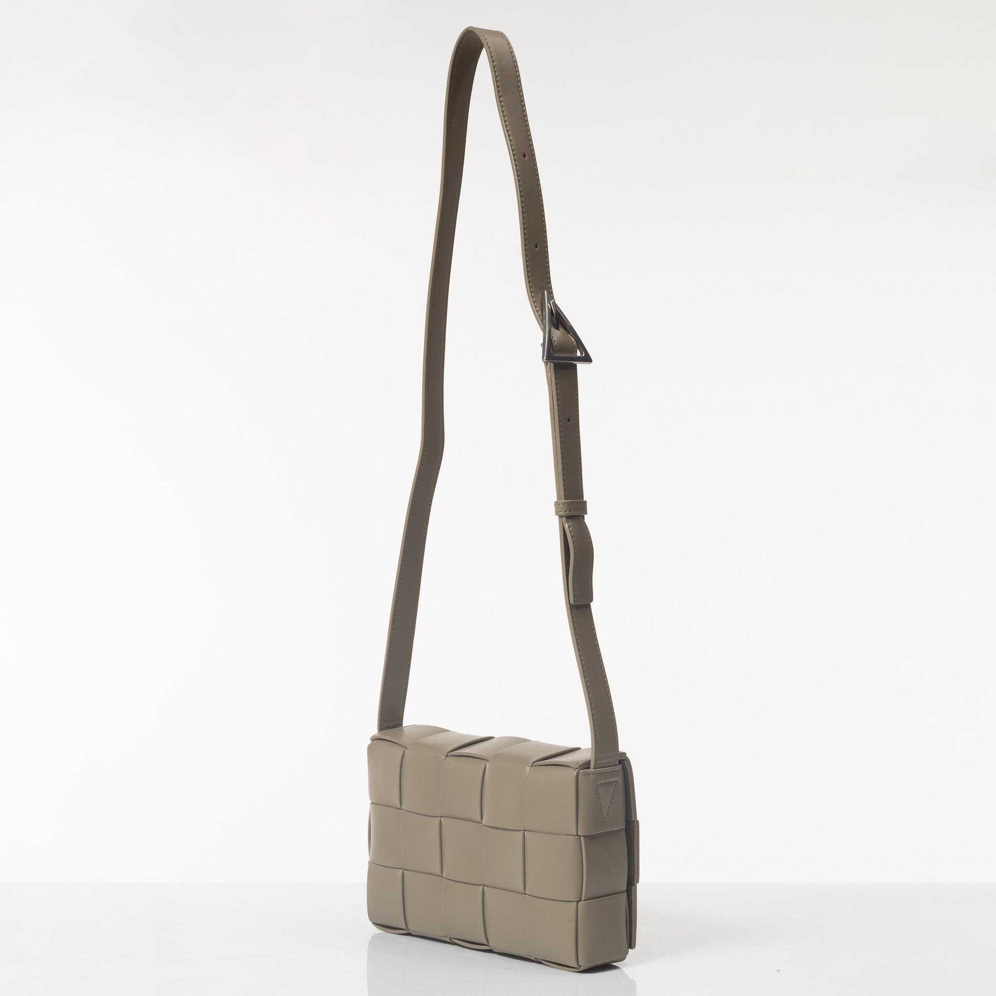 Bottega Veneta, A "Casette" leather bag.