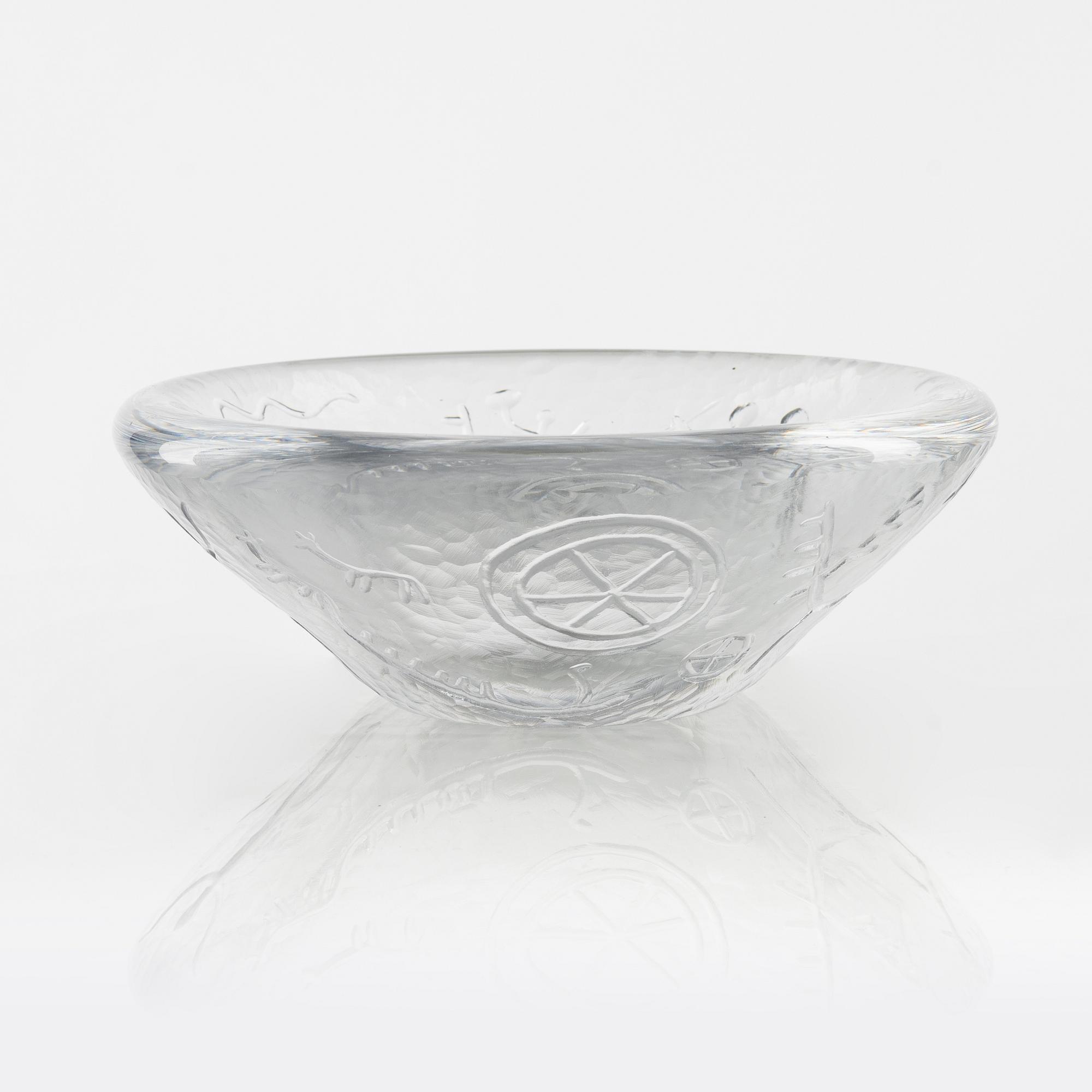 Vicke Lindstrand, a 'Hällristning' bowl, Kosta.