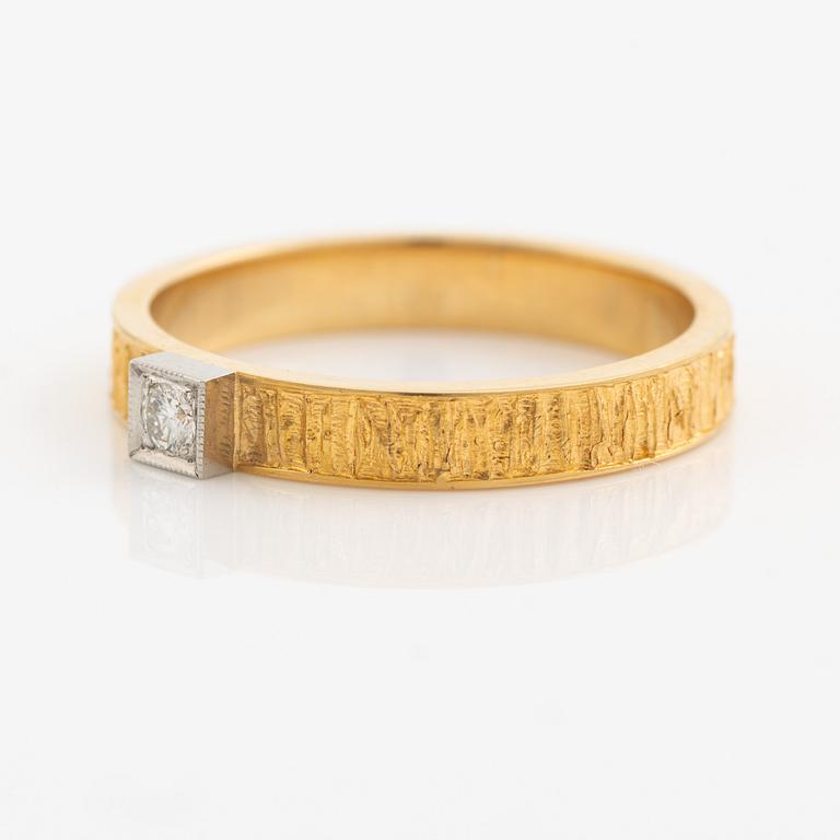 Lapponia, ring 18K guld med en rund briljantslipade diamanter, Finland 1977.