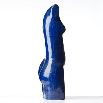 Ulla & Gustav Kraitz, a stoneware sculpture of a female torso, Fogdarp, Förslöv, Sweden. 2014.