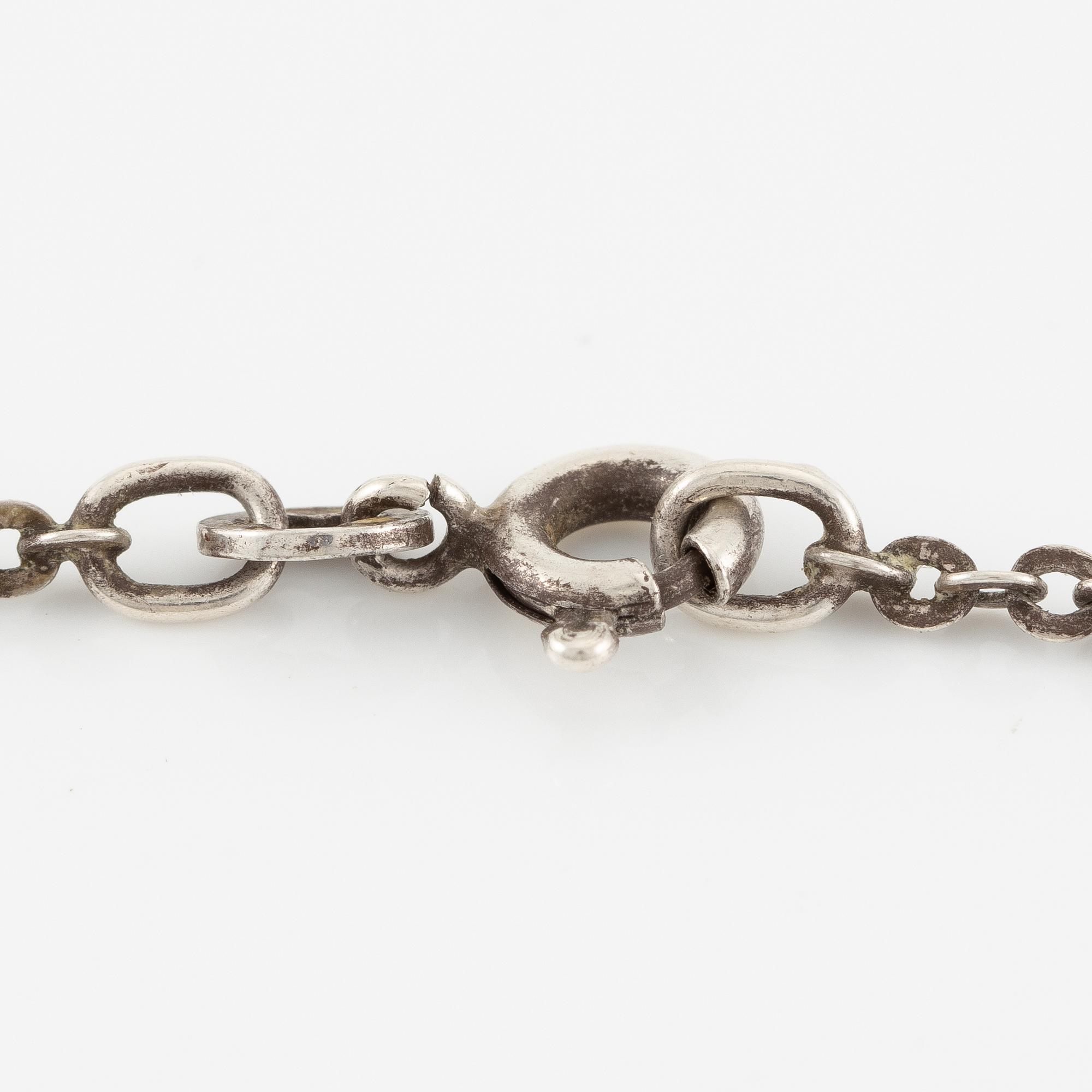 Tapio Wirkkala, hänge "Äpple", sterlingsilver, Kultakeskus, Tavastehus 1976, med kedja silver.