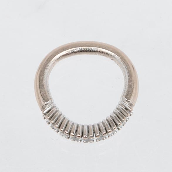 Ole Lynggaard, ring, 18K white gold with brilliant-cut diamonds.