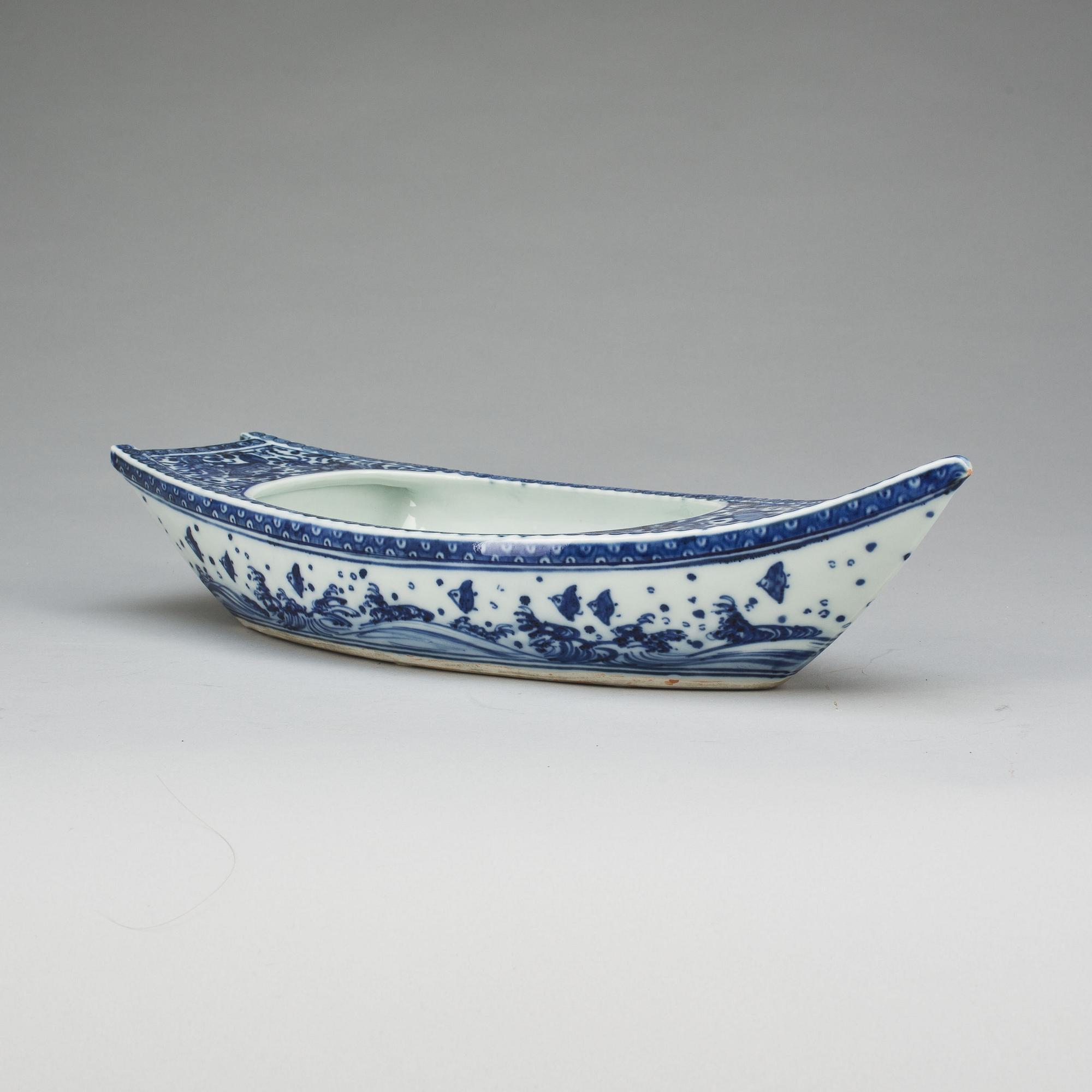 SERVERINGSFAT, porslin, Japan omkring 1900.