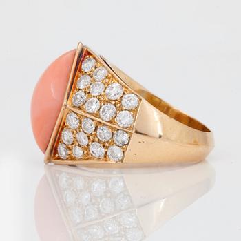 A coral and brillant-cut diamond ring, total carat weight circa 2.00ct.