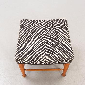 Josef Frank, taburett, modell 902, Firma Svenskt Tenn.