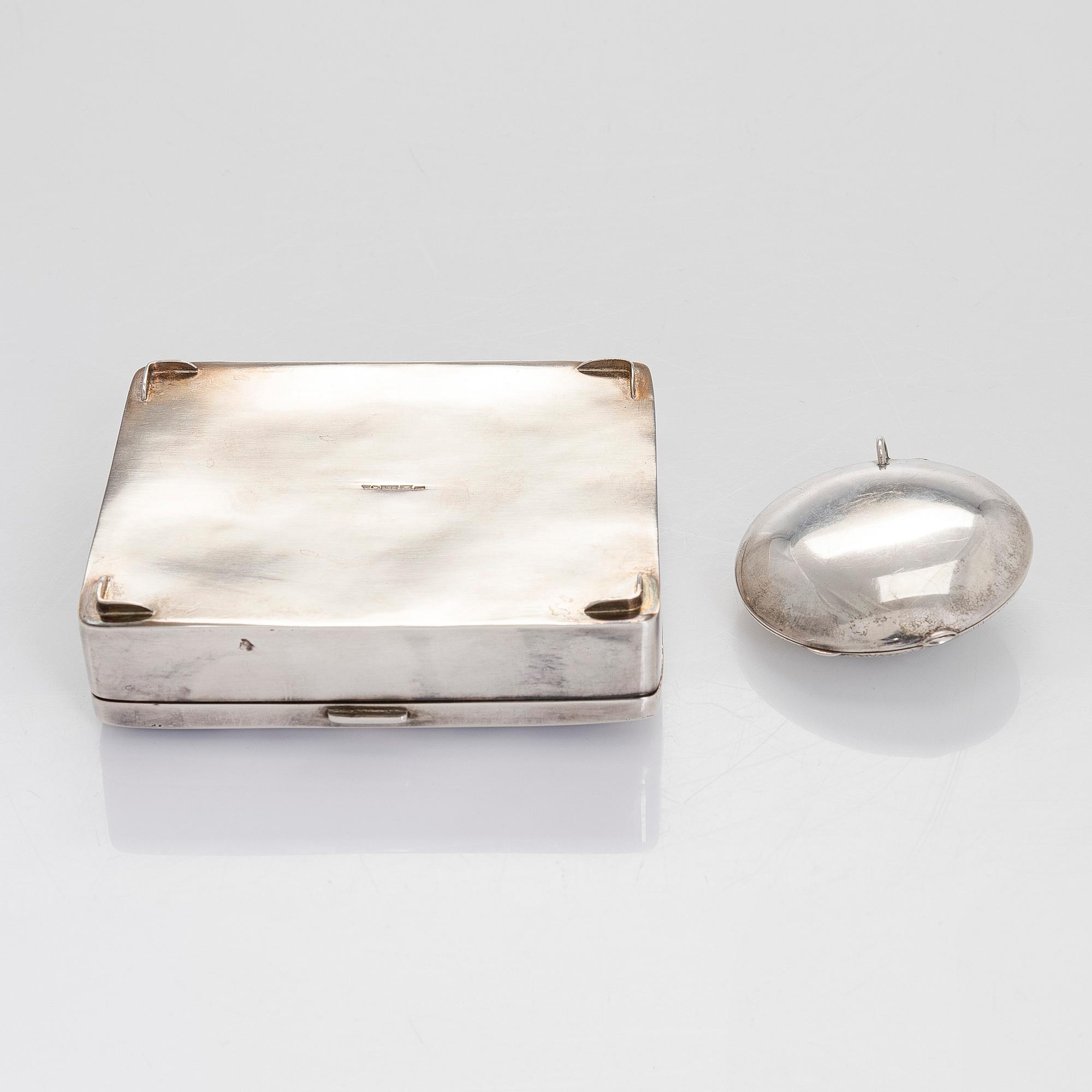 Kirsti Ilvessalo, A silver and enamel box and powder compact, Tillander Helsinki 1950–1951.