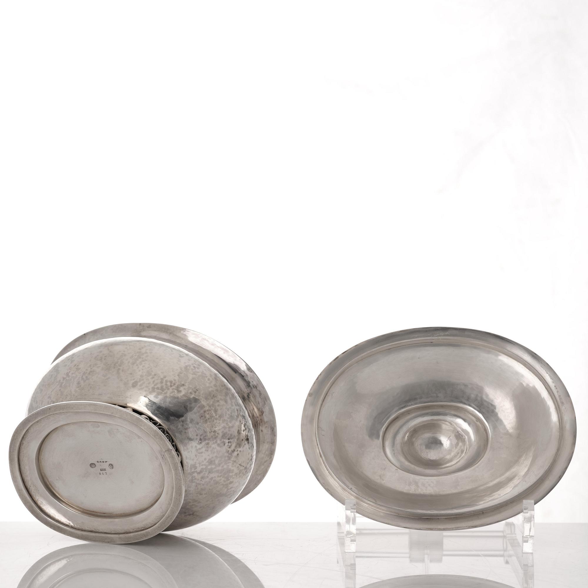 Georg Jensen, an oval 830/1000 silver box, Copenhagen 1920, design nr 317.