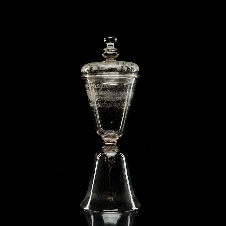 An engraved glass goblet with cover/table bell, 18th Century.