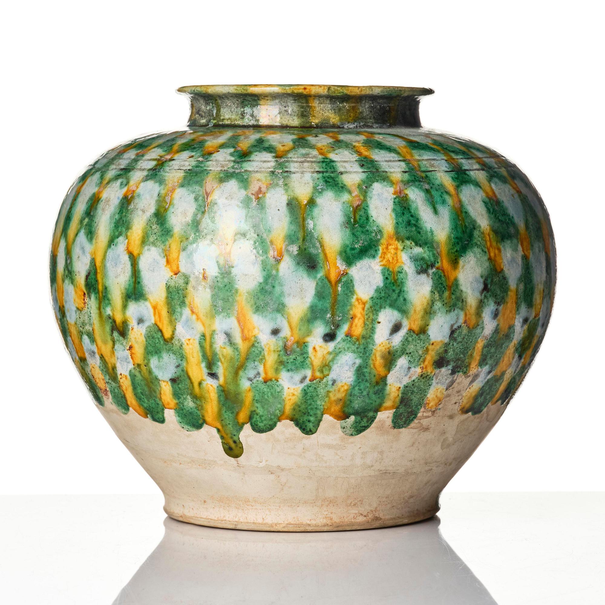 A sancai-glazed pottery jar, Tang dynasty (618-907).