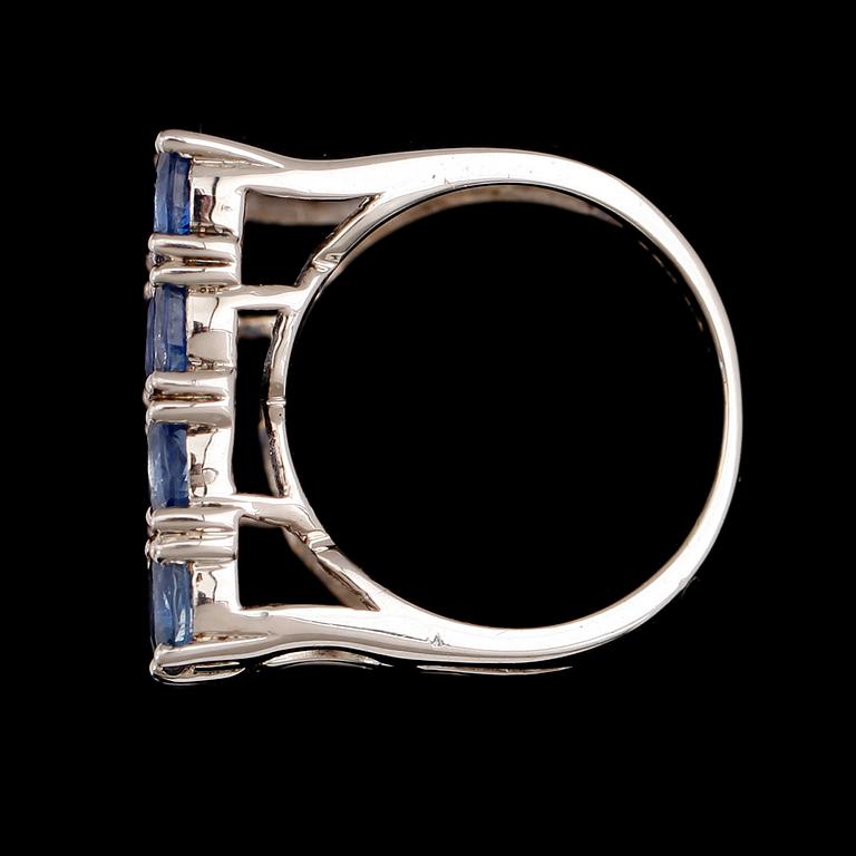 RING, sterlingsilver, blå kyaniter tot ca 5.60 ct.