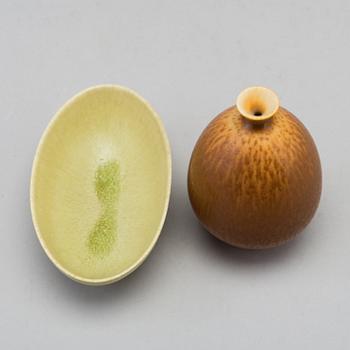 BERNDT FRIBERG, a stoneware vase and bowl from Gustavsberg studio, the vase signed.