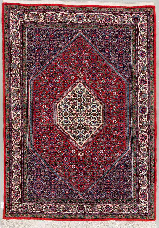 A rug from Bidjar possibly, around 162 x 115 cm.