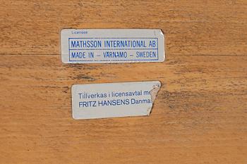 BORD, "Supercirkel", Bruno Mathsson & Piet Hein, Fritz Hansen, etikettmärkt.