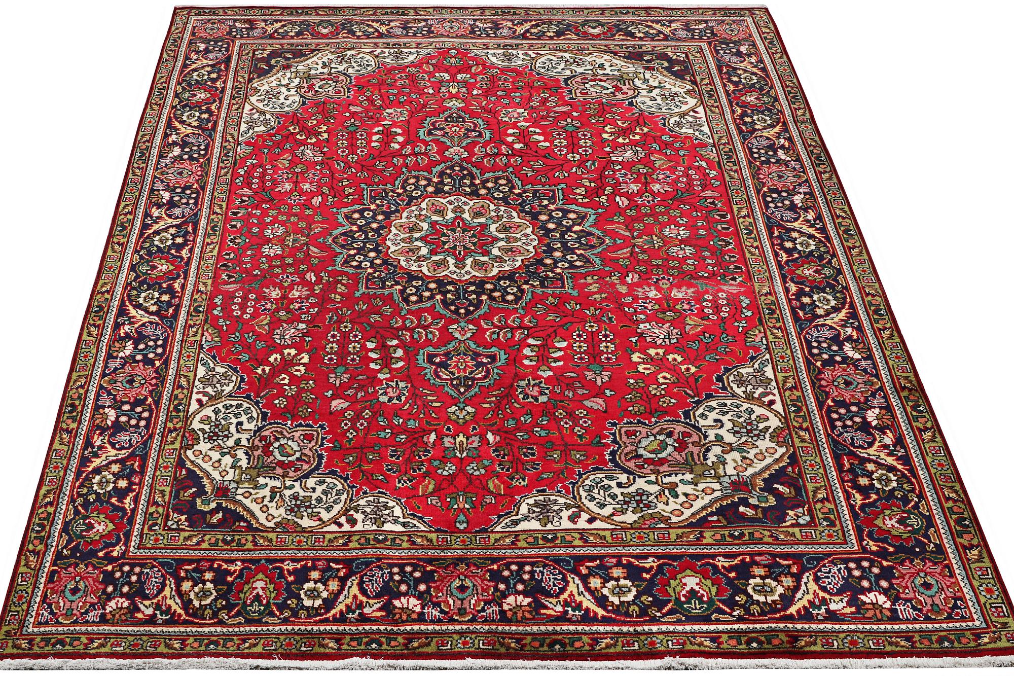 Matta, Täbriz, ca 278 x 196 cm.