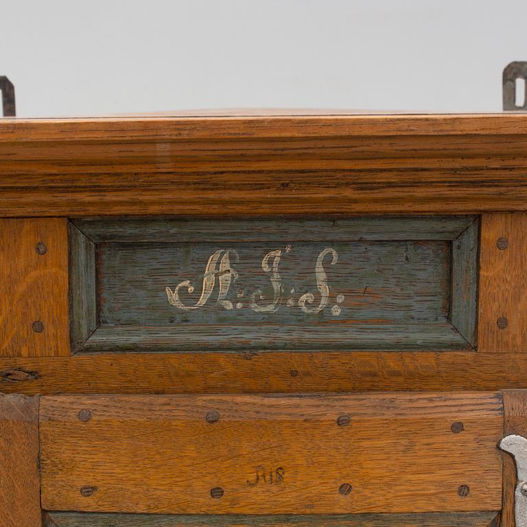 HÖRNSKÅP, allmoge, daterat 1795.