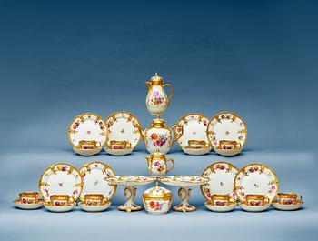 1356. A Berlin coffee and tea service, 1913. (29 pieces).