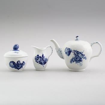 TESERVIS, 3 delar, porslin, "Blå Blomst", Royal Copenhagen.
