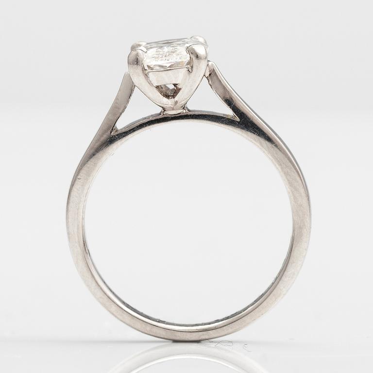 A palladium ring with a cushion brilliant cut diamond ca. 1.50 ct.