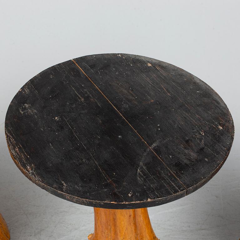 STUBBSTOLAR 2 st och BORD, 1900-tal.