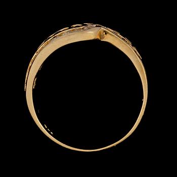 RING, 18k guld med blå safirer, 1.65 ct samt briljantslipade diamanter, 0.93 ct. Vikt 5 g.