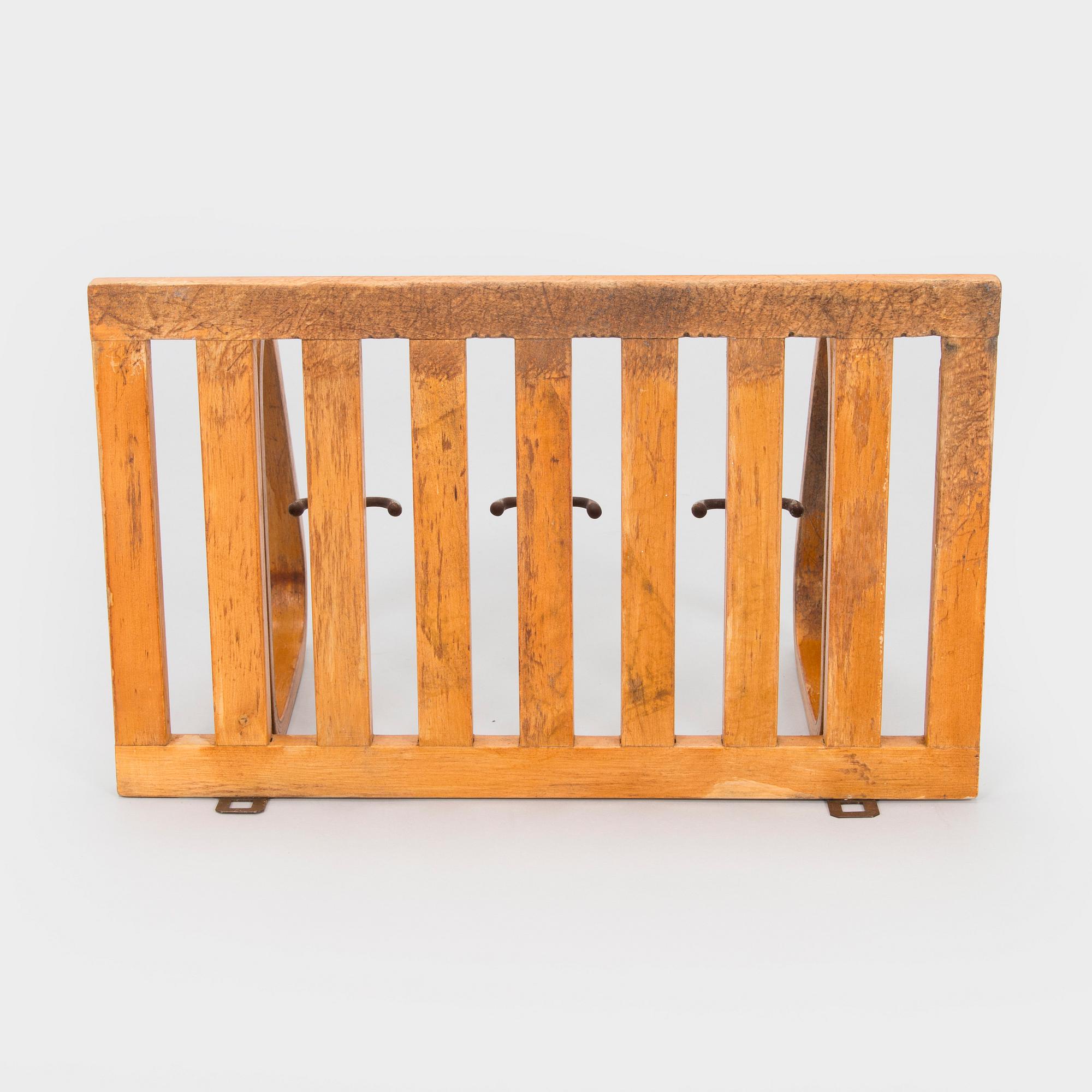 Alvar Aalto, A 1930s coat hanger, model 113, for O.Y. Huonekalu- ja Rakennustyötehdas A.B.