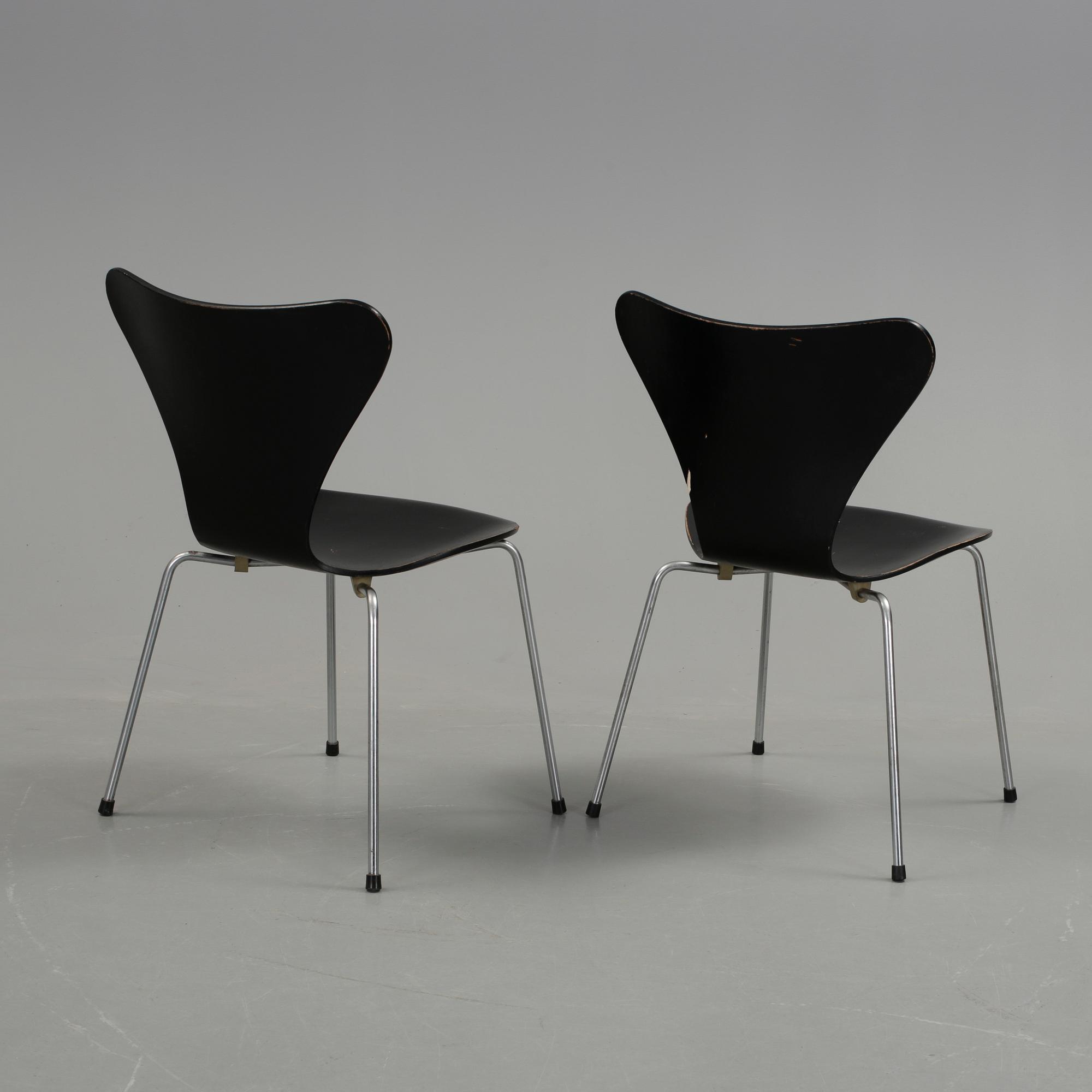 STOLAR, ett par, "Sjuan", Arne Jacobsen, Fritz Hansen.