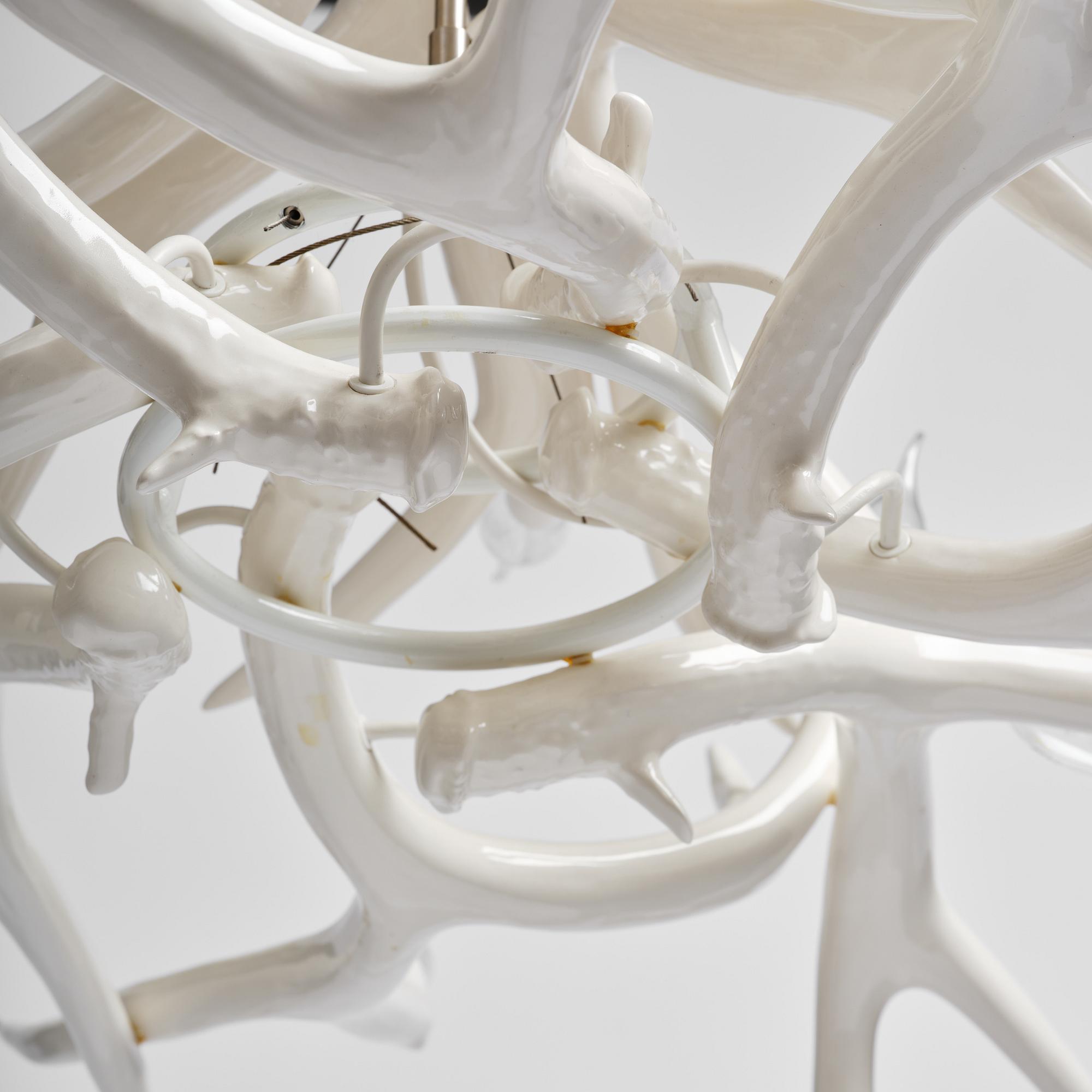 Jason Miller, takkrona, "Superordinate Chandelier 12 Antlers, taklampa, Roll & Hill, USA.