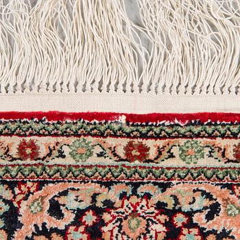 Gallerimatta, silke, orientalisk, 301 x 76 cm.