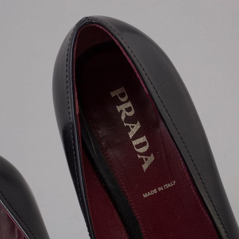 PRADA, a pair of patent leather ballerina pumps, size 37.