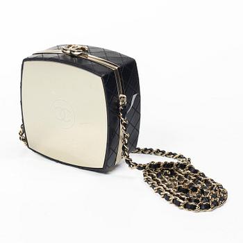 Chanel, Bag, “Makeup Box / Mirror Clutch”, 2022.