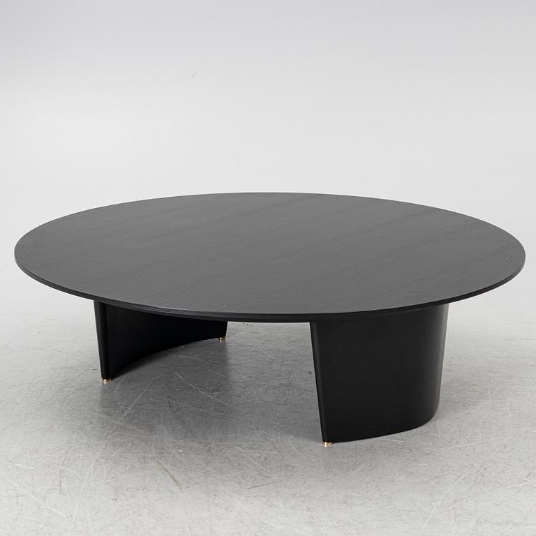 A coffee table, Minotti, Italy, 21st century.