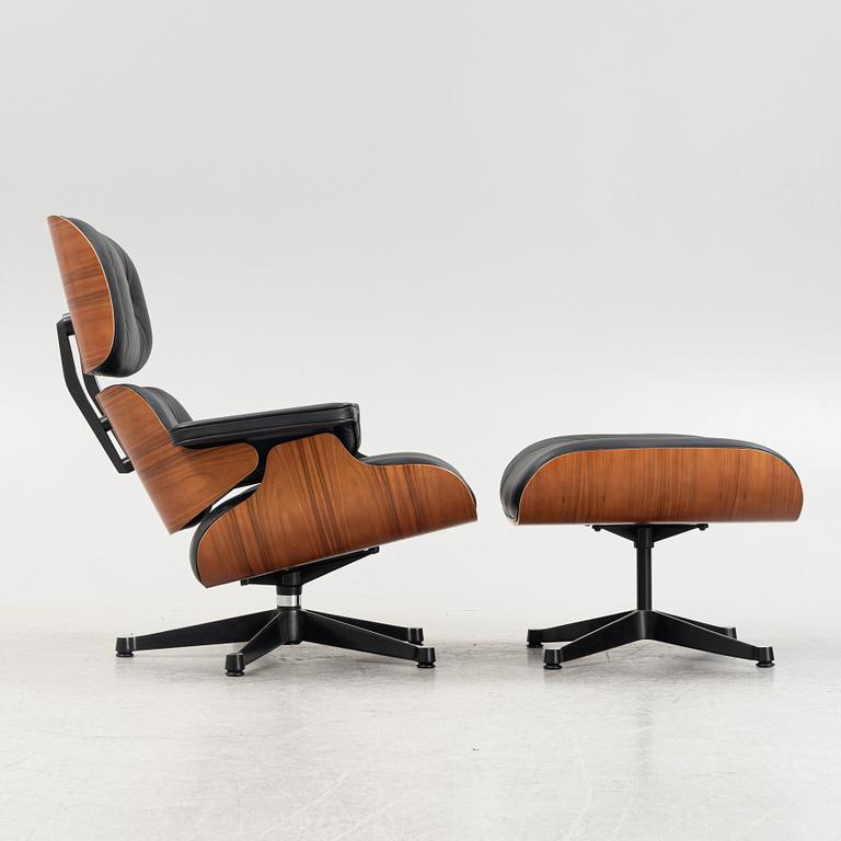 Charles & Ray Eames, fåtölj och fotpall, "Lounge chair", Vitra.