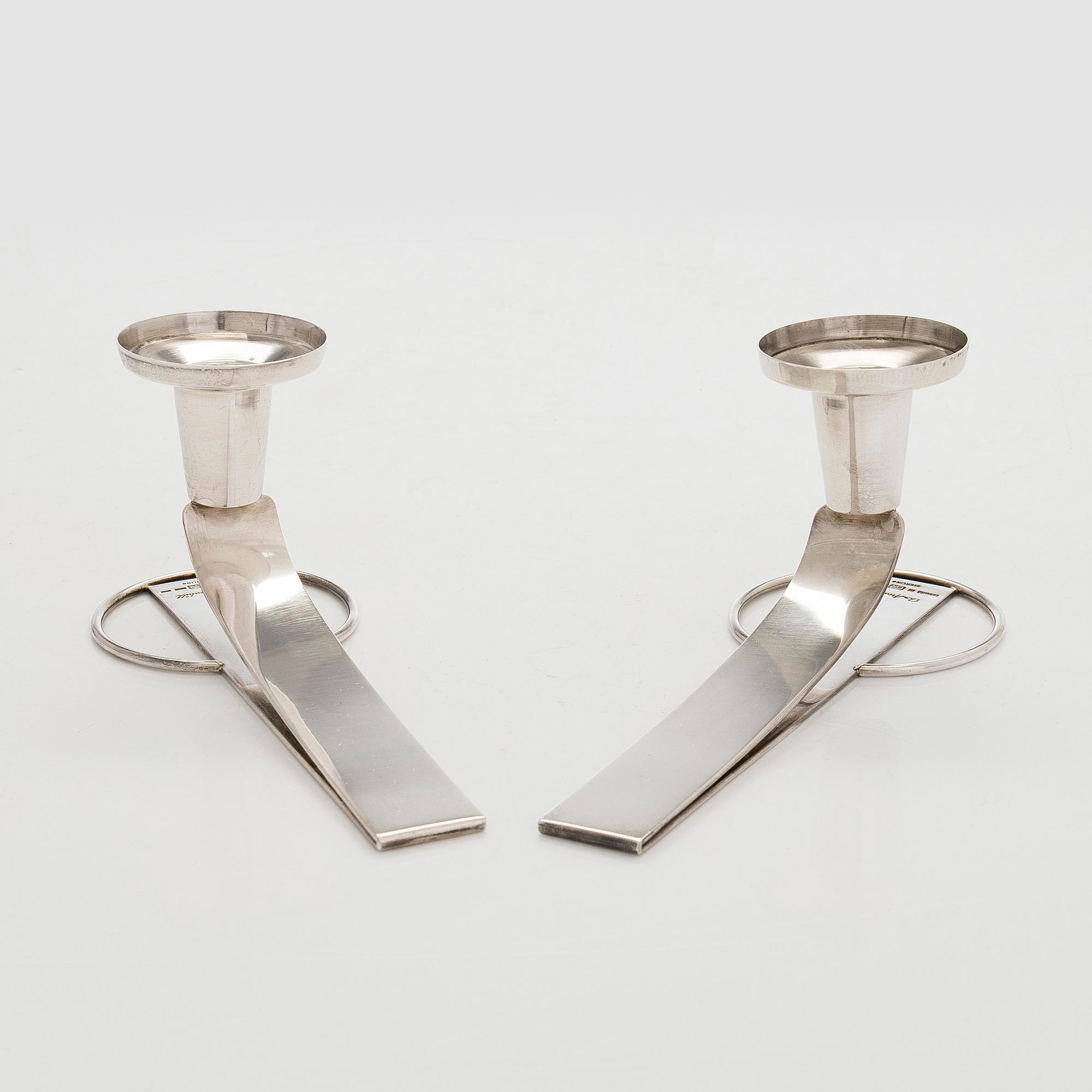Elon Arenhill, Ljusstakar, ett par, sterlingsilver, Malmö 1997.