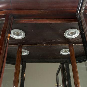 An Art Deco display cabinet from early 20th century.