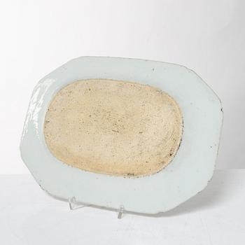 Tedosa och stekfat, kompaniporslin, Kina, Qingdynastin, 1700-tal.