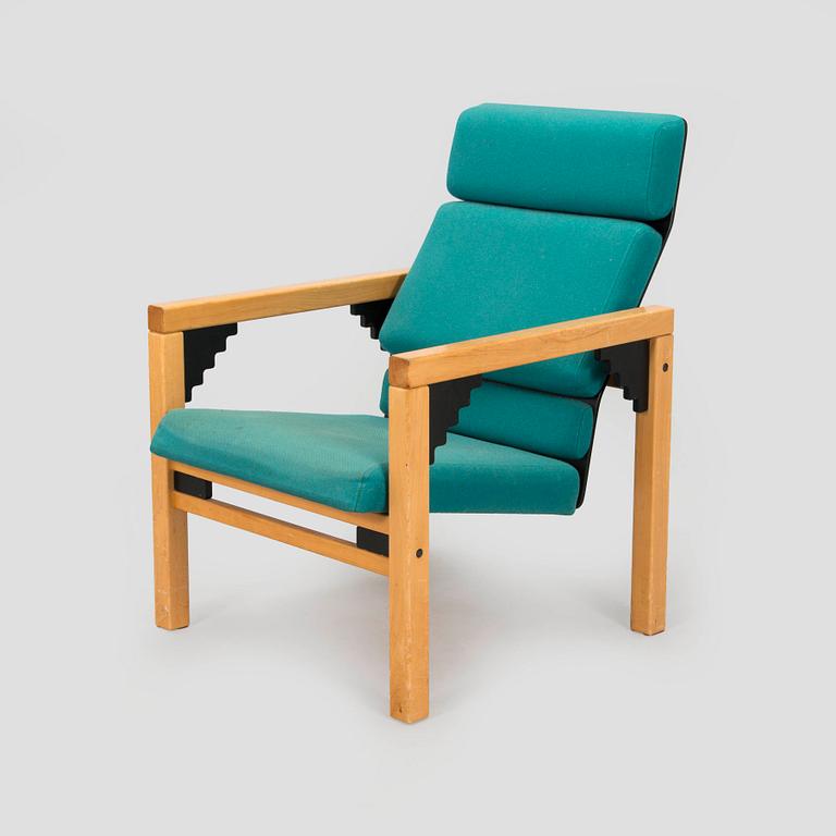 Yrjö Kukkapuro, nojatuoli, "Alnus" prototyyppi, Korvenrannan puusepäntehdas, Avarte, 1993.