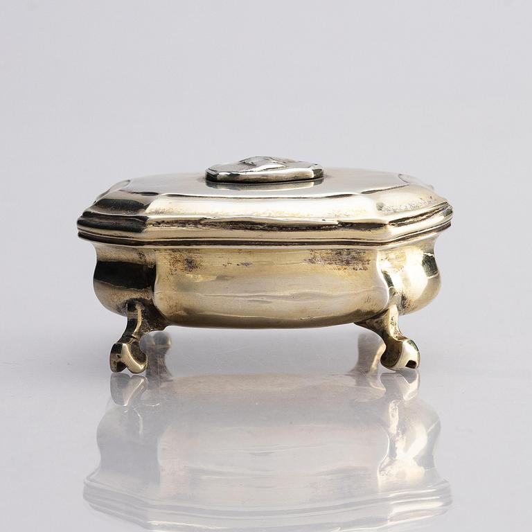 A German 18th century silver-gilt snuff-box, mark of Breuer Martin, Augsburg 1751.