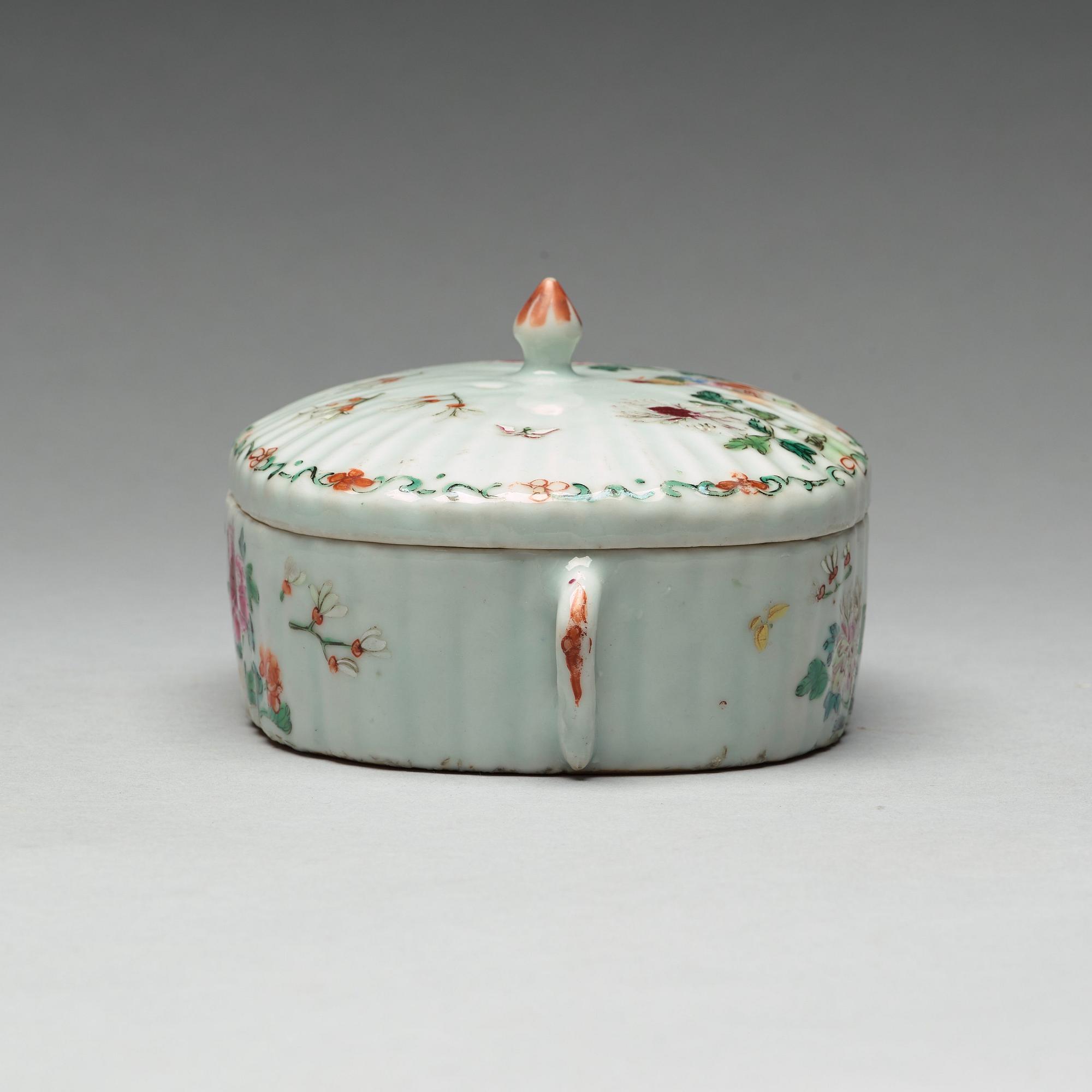 A famille rose tureen with cover, Qing dynasty, Qianlong (1736-95).