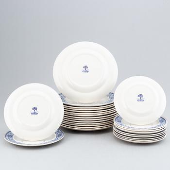 A dinner service, Mulberry, England, 54 pieces.