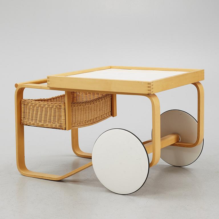 Alvar Aalto, serveringsvagn/tevagn modell 900, Artek, Finland.