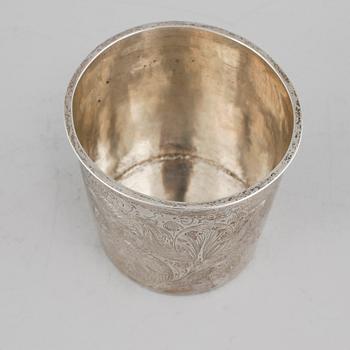 A beaker in silver, made in Sachsen in the 17th century. Weight 105 gram.