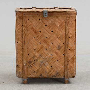 A wooden box, ca 1900.
