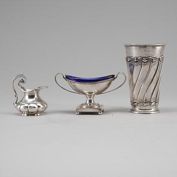 PARTI SILVER, 3 delar, bland annat CG Hallberg, Stockholm, 1895. Vikt ca 250 gram.