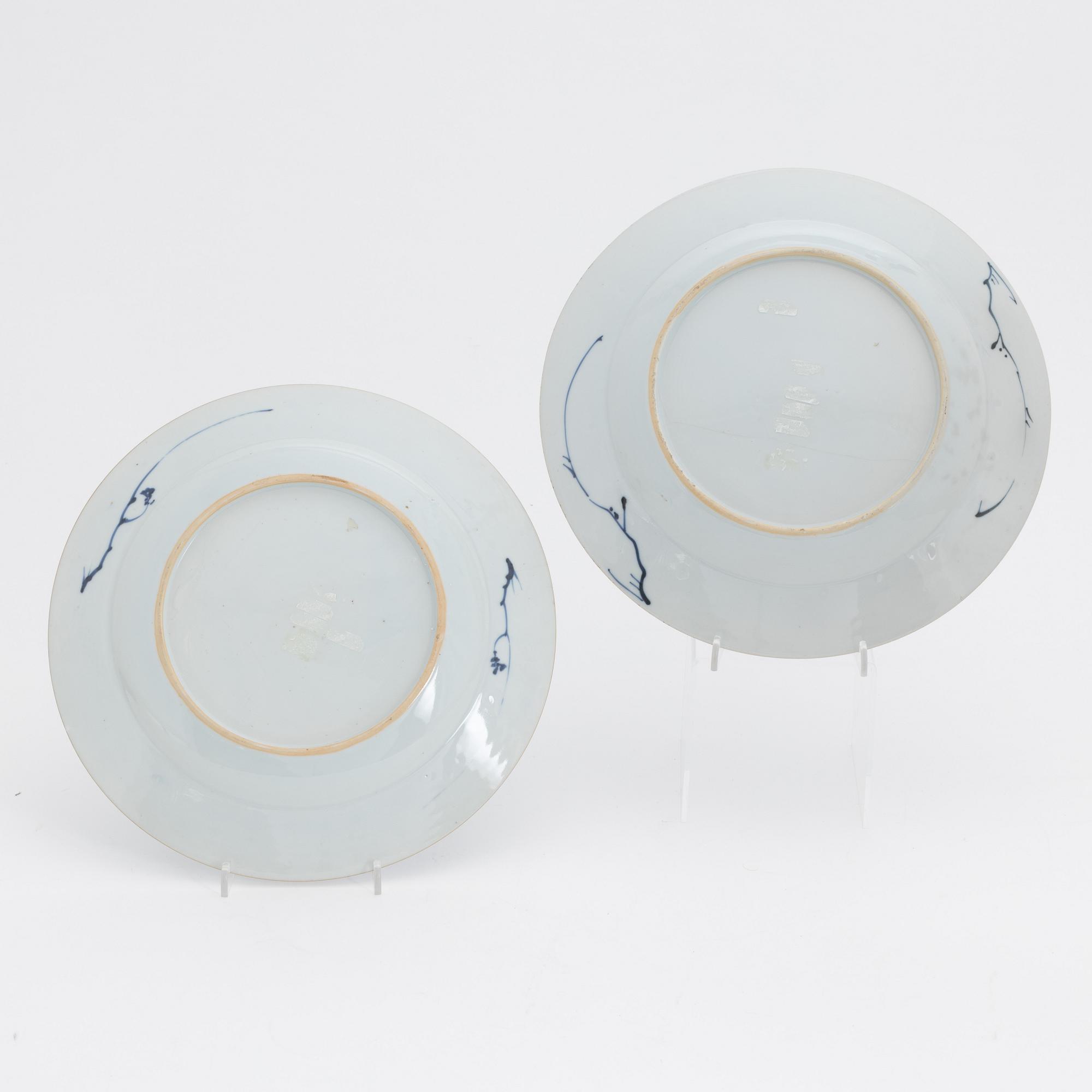 A pair of blue and white dishes, Qing dynasty, Qianlong (1736-95).