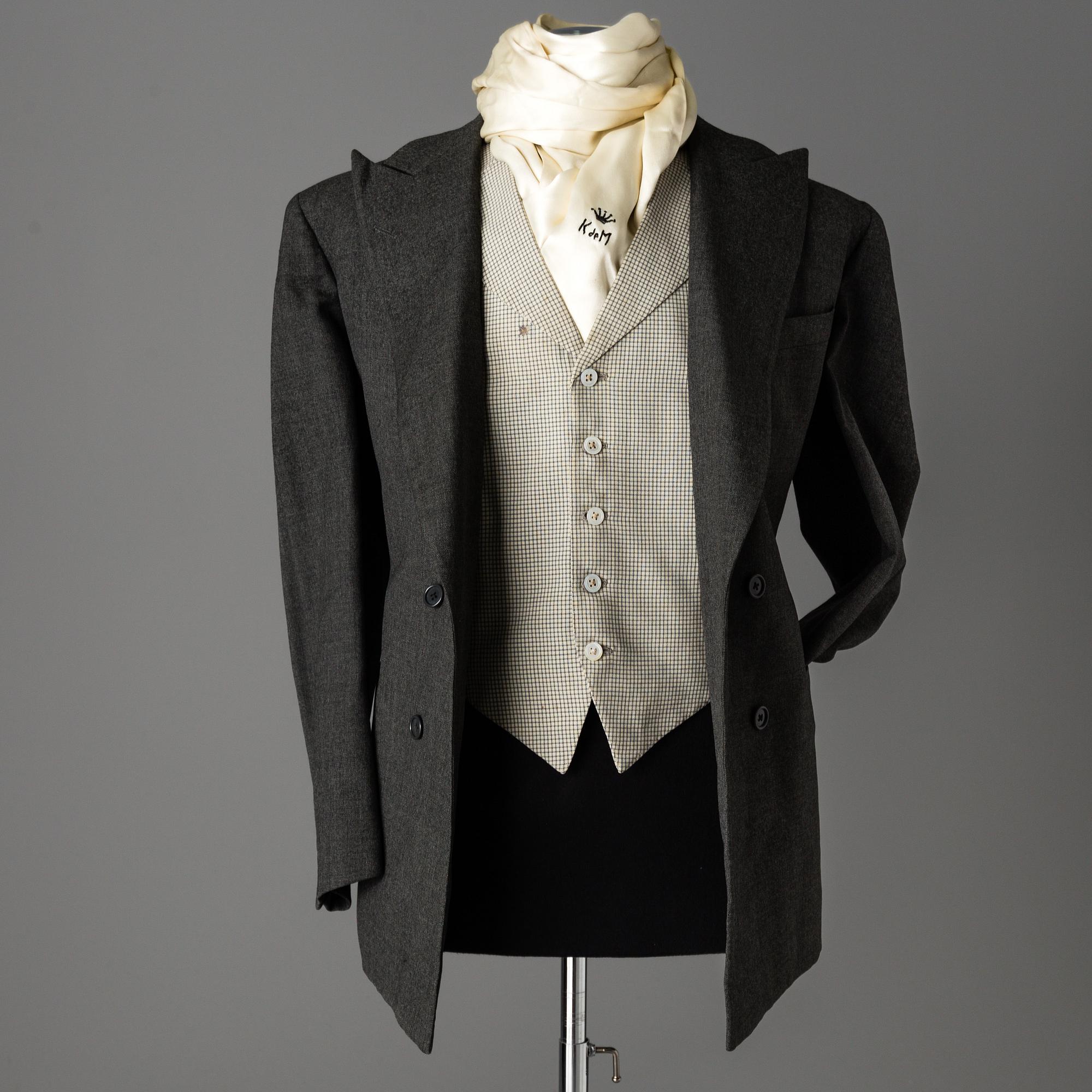 Five pieces of clothing owned by Kar de Mumma, second half of the 20th Century.
