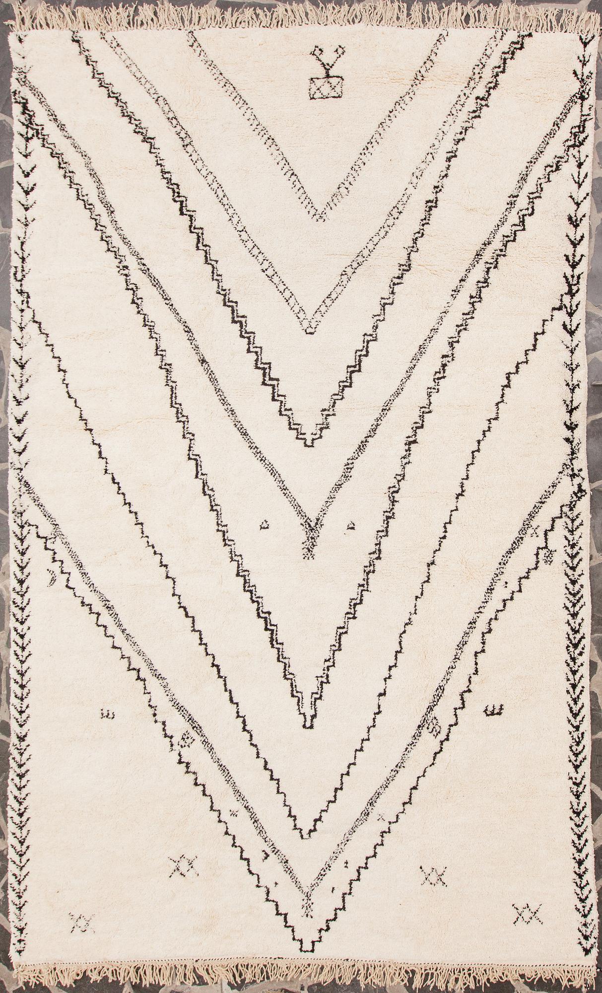 A MOROCCAN BENI OURAIN CARPET. Circa 490x305 cm.