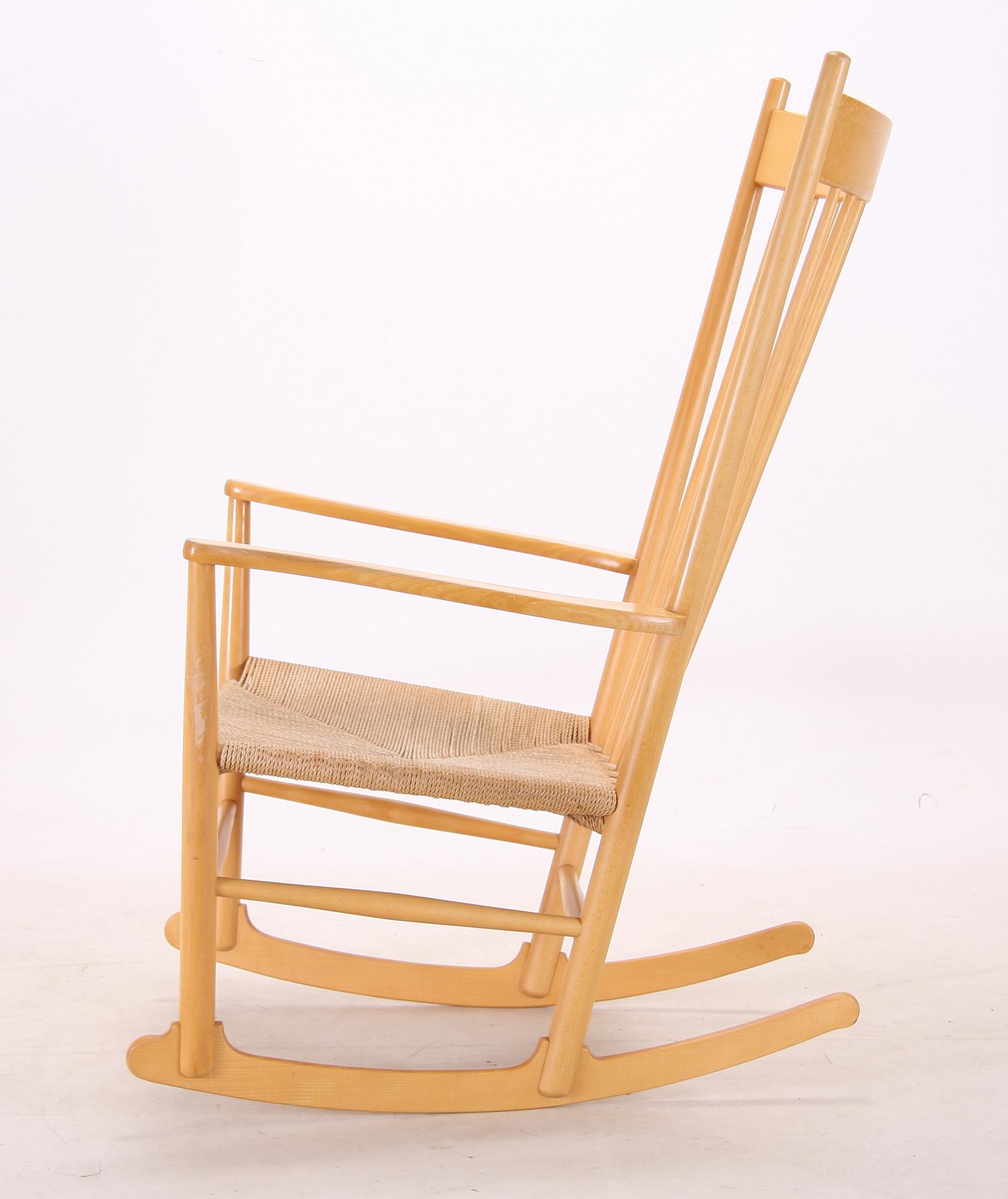 GUNGSTOL, design Hans J Wegner, Danmark.