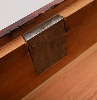 CHIFFONJÉ, sengustaviansk, 1800-talets första hälft.