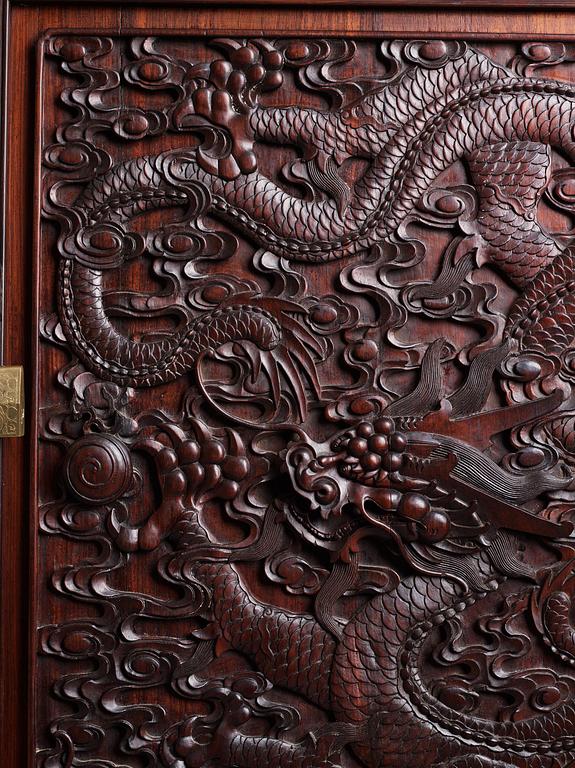 A large Imperial Hongmu compound cabinet, Qingdynasty, 19th century.