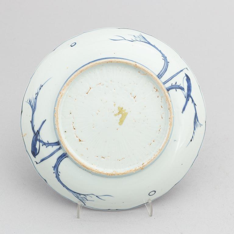 A Chinese blue and white porcelain dish, Ming dynasty, Wanli (1572-1620).